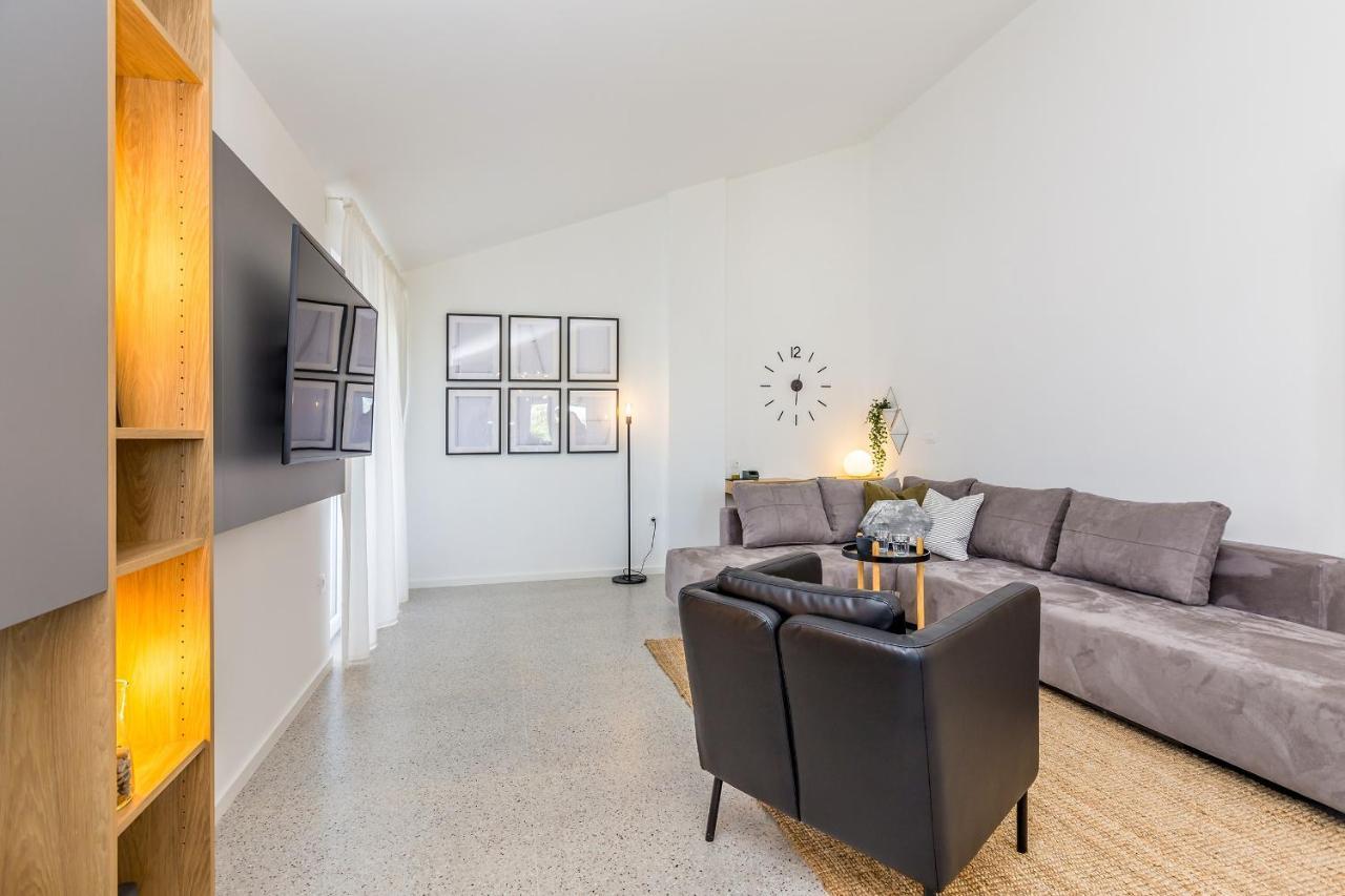 Apartment Laurus Salatić Exterior foto